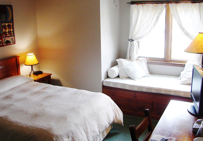 Howe Sound Inn & Brewing